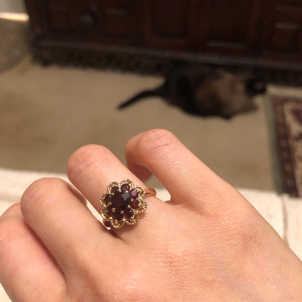 Gold solid 10k  Ring genuine vintage Victorian genuine garnet rare